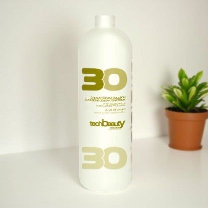 Oxidant cremă profesional OxiCream 9% (30 vol) pentru vopsele permanente. Asigură deschidere uniformă, fixare eficientă și rezultate de salon.