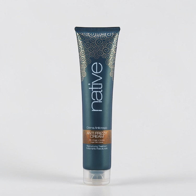 Cremă de stilizare pentru păr neted – hidratare și protecție pentru un look perfect