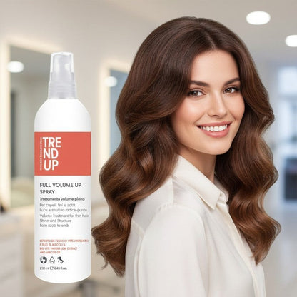 Spray pentru volum instant și textură naturală destinat părului fin și moale